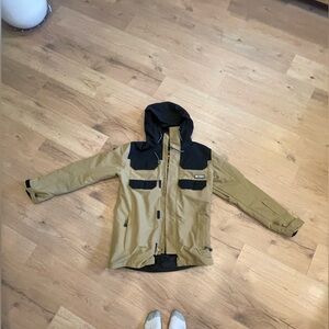 DC Black and Tan Jacket Label